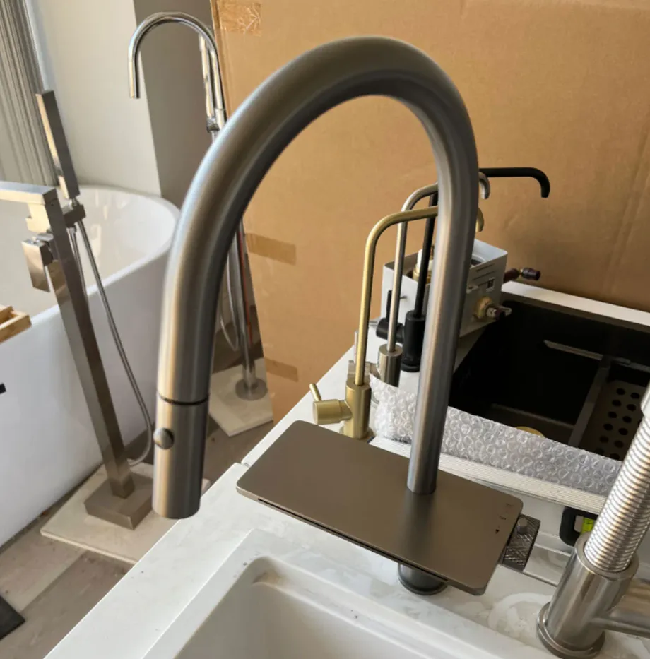 TIFFANY Single handle Kitchen Faucet (F27114)GG